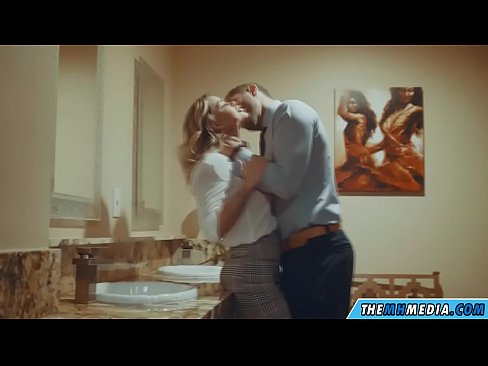 ❤️ Cum busty flava seducit in latrinae publicae Porno  at la.porncomixone.ru